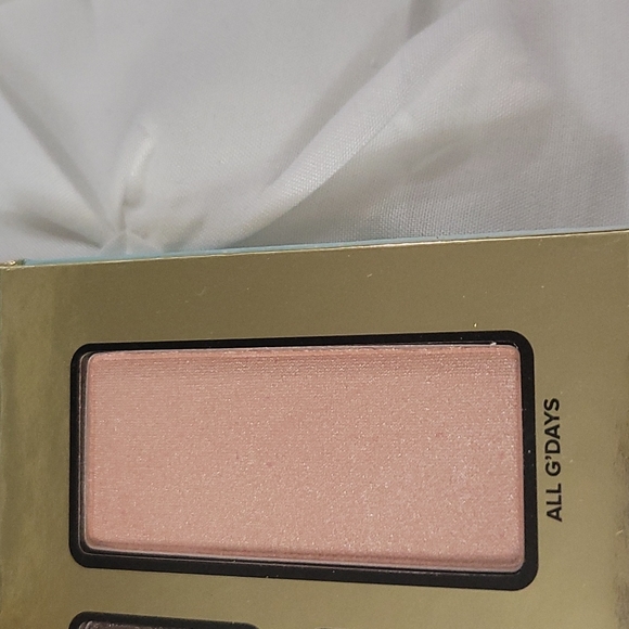 Too Faced Christmas in Sydney - Picture 3 of 4